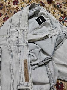 Light Wash Ripped Skinny Fit Jean