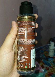 Vanilla body oil + chocolate wax powder