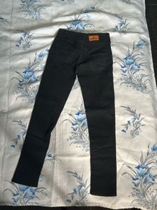 Stylish Black High-Waisted Jeans