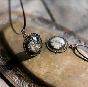 Vintage Floral Pendant Neckpiece
