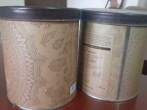 Set of 4 White Plastic Jerry Cans + 2 tins