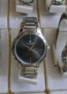 Titan Gold Watches - Elegant &amp; Timeless
