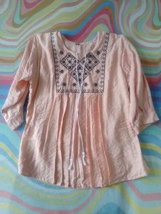 Peachy everyday wear embroidered Kurta Top 🌸🌸