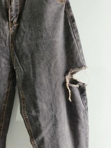 Distressed Wide Leg Jeans