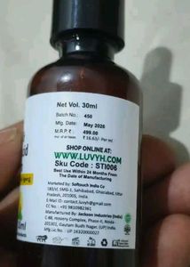 LUVYH Vitamin C &amp; Hyaluronic Acid Serum