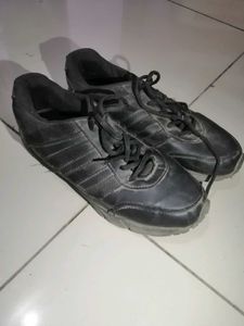 ZAYDN Black Casual Sneakers