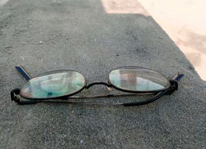 Vintage Round Frame Eyeglasses- Retro Charm, Moder