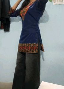 Women's Navy Blue Embroidered Kurta