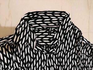 Monochromatic Geometric Print Button-Down Shirt