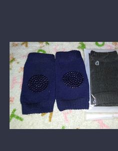 "Multicolor Baby Knee Pads for Crawling - Soft and Protective Knee Elbow Pads and Socks Set (2 Pairs) for Curious Crawlers" 👶🧦🌈
