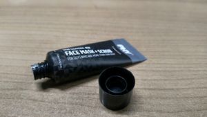 Phy Charcoal Face Mask  + Scrub