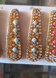 Sparkling Embellished saree Clips Set