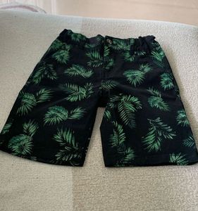 Tropical Leaf Print Shorts For Boys Age 8-9 Years