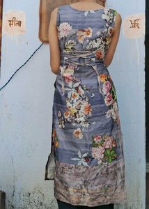 Floral Print Sleeveless Kurta