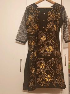 Stylish Kurta with Lace Sleeves