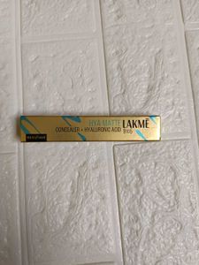 Lakme HYA Matte Concealer