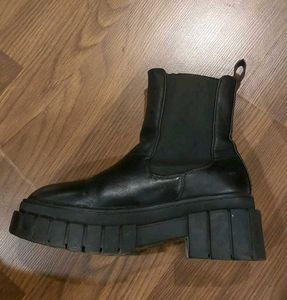 Black Chunky Sole Chelsea Boots