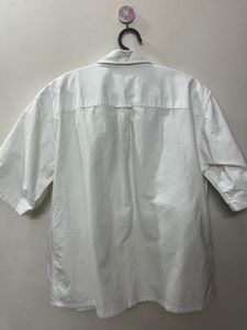 boxy-crop White Short Sleeve Button-Up Shirt