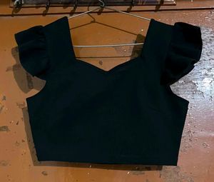 Chic Black Puff Sleeve Crop Top