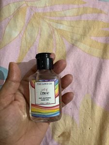 The Love hand gel