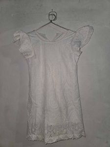 Chic White Broderie Anglaise top