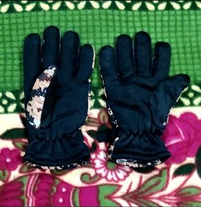 IT IS BIKER'S NEW FUR GLOVES.....