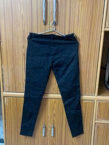 Black High-Waisted Skinny Jeans