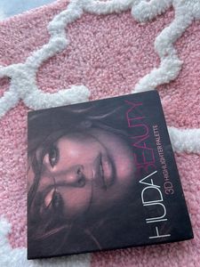 HUDA BEAUTY HIGHLIGHTER