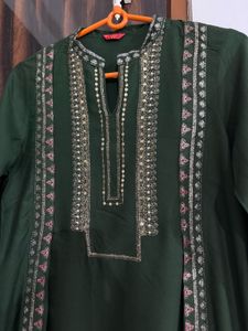 W Embroidered Green Kurta