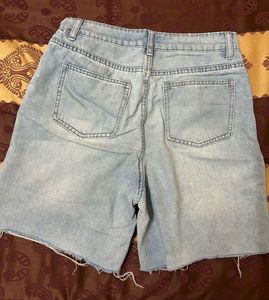 Savana Light Wash Cut-Off Shorts