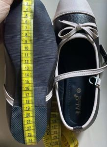 Chic Ballet Flats with Bow Detail