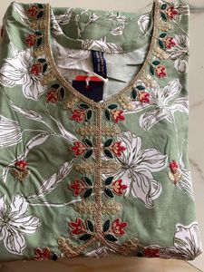 Elegant Floral Embroidered Kurta green