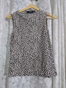 ✨️Leopard Print Sleeveless Top✨️