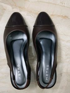 PRICE DROP !!!!!!!METRO Chic Brown Slingback Heels