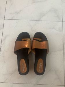 Toe separated Copper Flat Sandals
