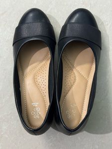 Black Ballet Flats