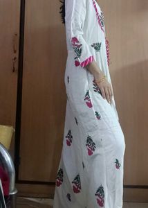 White Kurta with pink Floral Print🌸