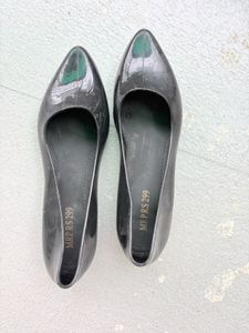 Chic Grey Pointed Toe Flats