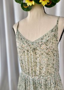 Floral Print Pleated Dress