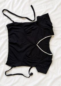 Chic Black Lace Trim Crop Top