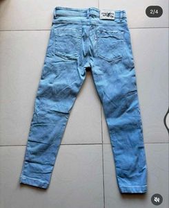 Light Wash Ripped Jeans