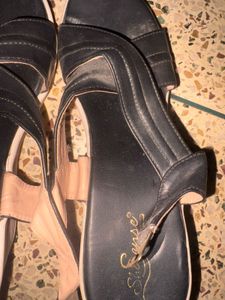 Stylish Black Wedge Sandals