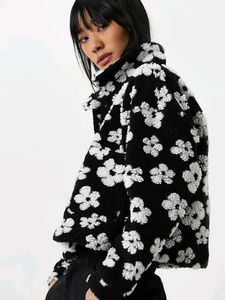 🔻PRICE DROP - WESTSIDE Floral Print Fleece Jacket