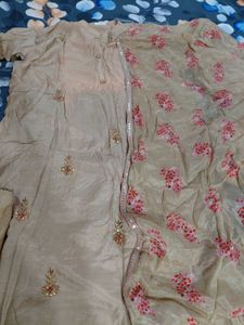 💓🫶 Beige Kurta Set with Floral Dupatta
