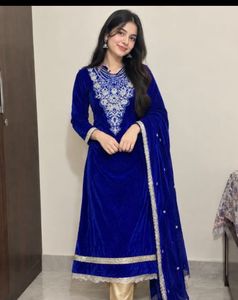 Beautiful Kurta Set With  Freebie