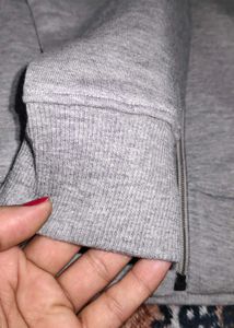 Gray sweat shirt