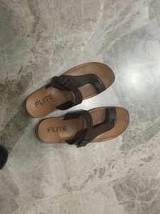 Slippers Size 10 Gents