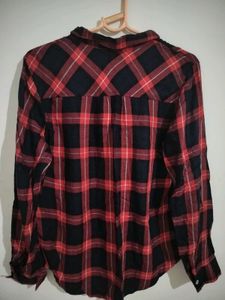 Red &amp; Black Plaid Button-Up Shirt