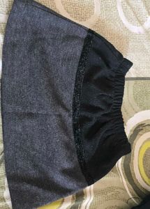 Sparkly Skirt with Bow Accent and fur jacke