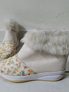 Floral Print Fur Trimmed Flats